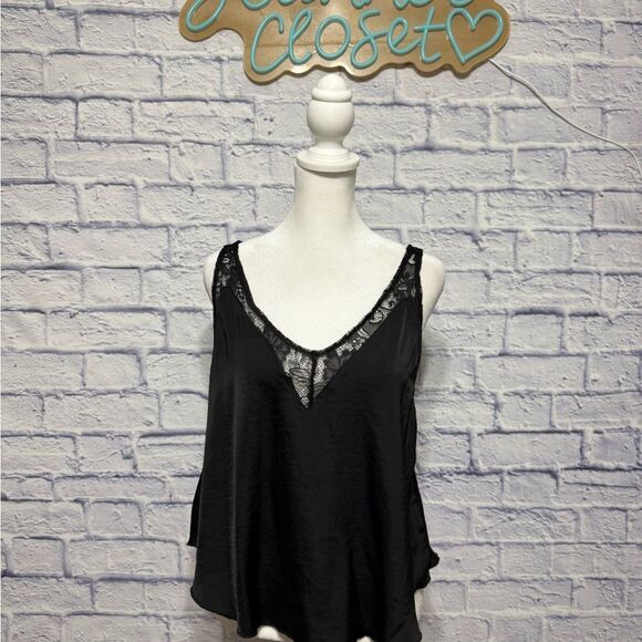 RESET black lace cami top - Picture 2 of 10